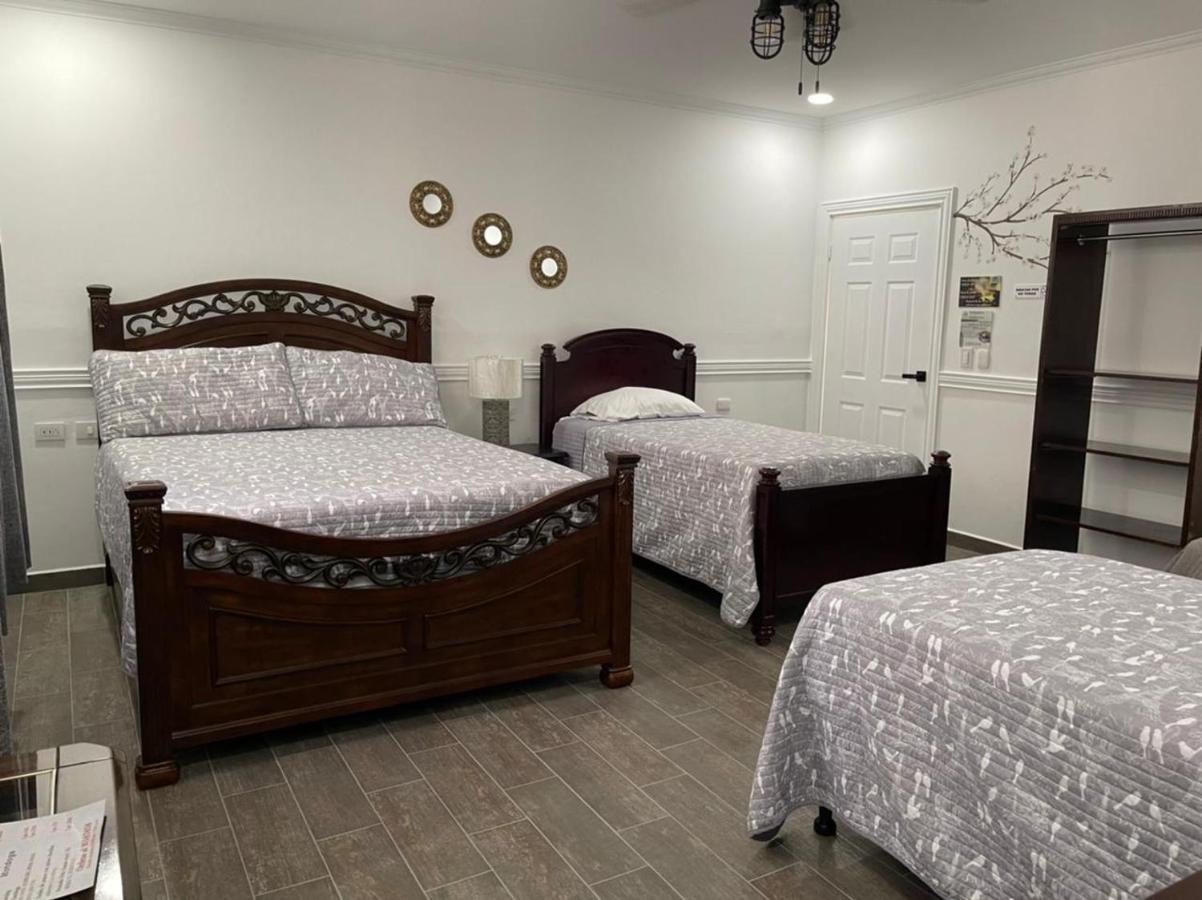 Refugio De La Montana B&B Сан-Педро-Сула Экстерьер фото